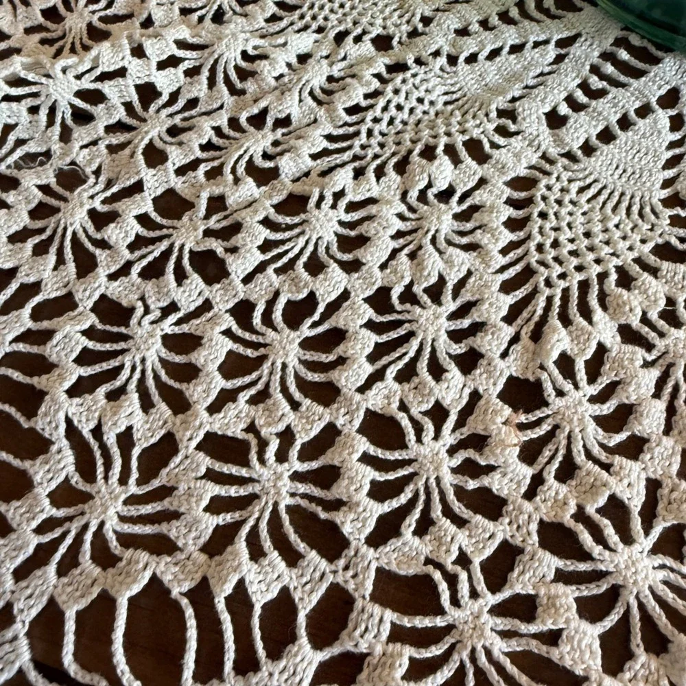 Vintage Hand Crochet Round‎ Lace Tablecloth Doily Cream Pineapple Floral 40 Inch